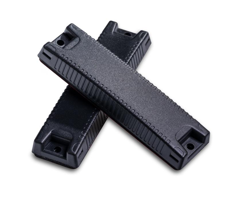 Метка UHF самоклеящаяся U8824