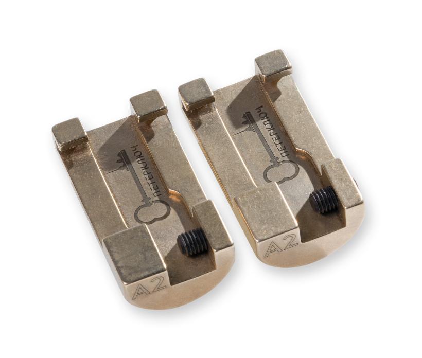 Приспособление для зажима сувальдных ключей CISA